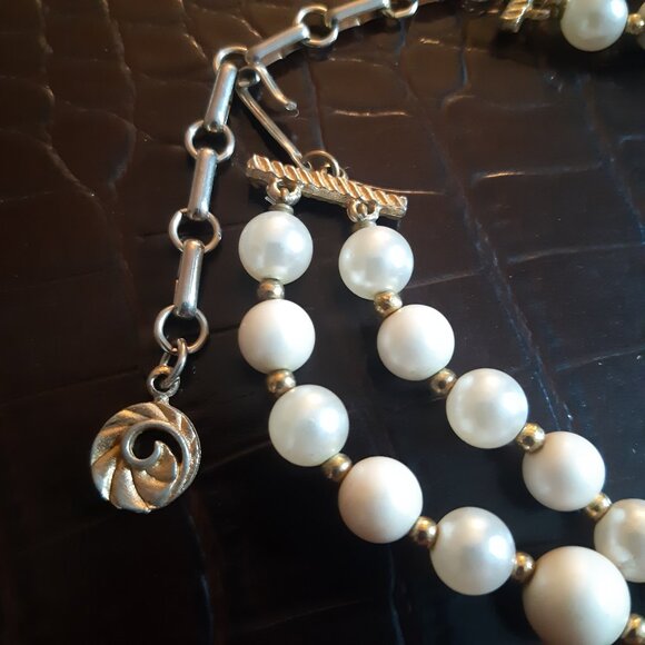 1960s 15" Lisner Faux Pearl & Aurora Borealis Crystal Vintage Necklace - Picture 6 of 16